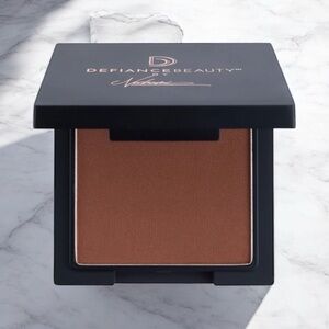 Defiance Beauty Satin Sovereign Bronzer